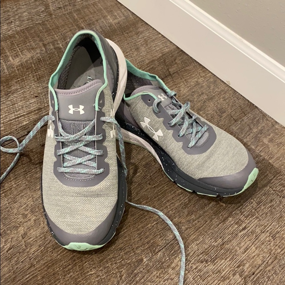 Running shoes, under armour charged escape